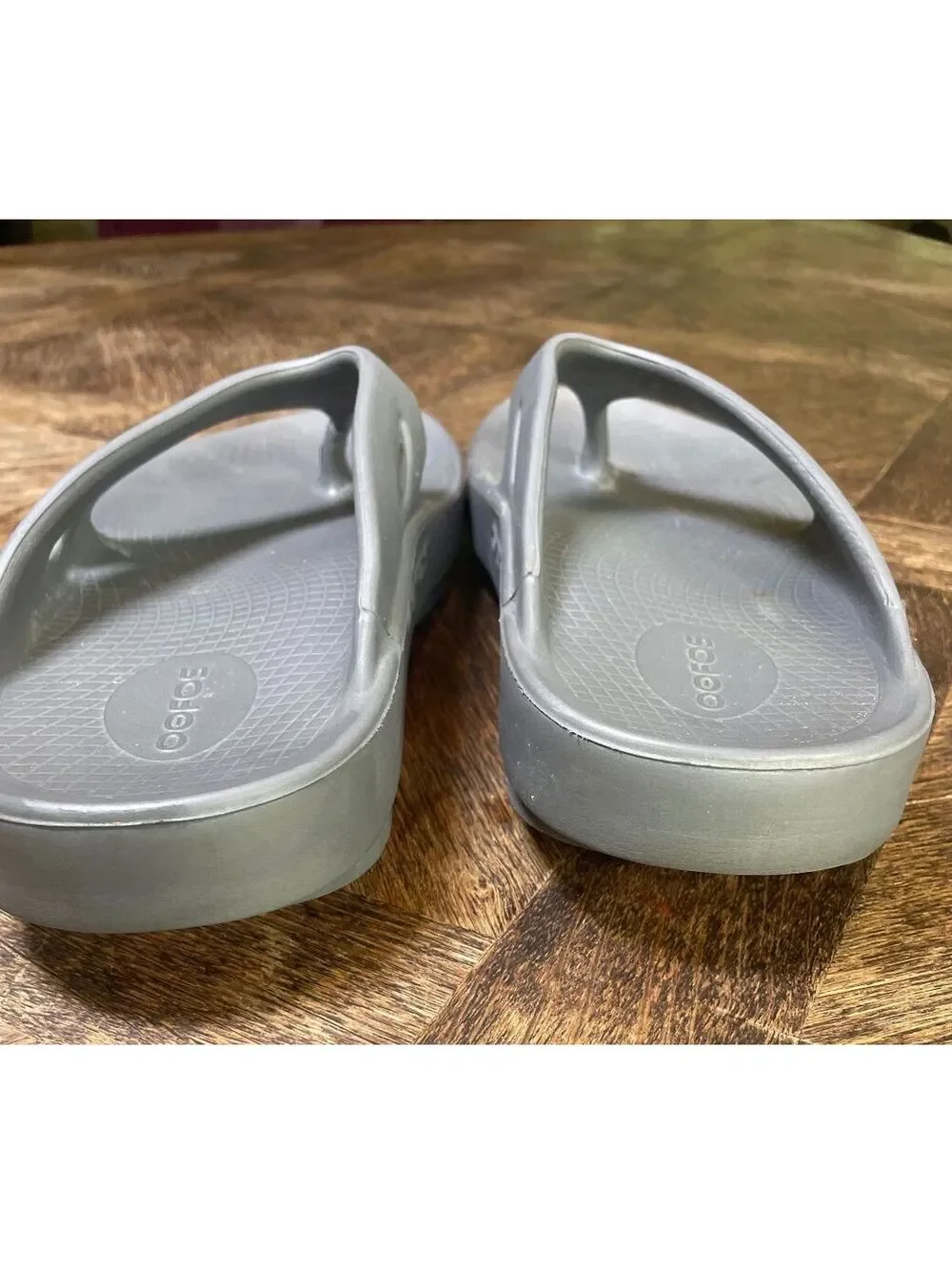 Oofos Gray Slip On Flip Flop size 41 Recovery Arch Support Mens 8 Womens 10